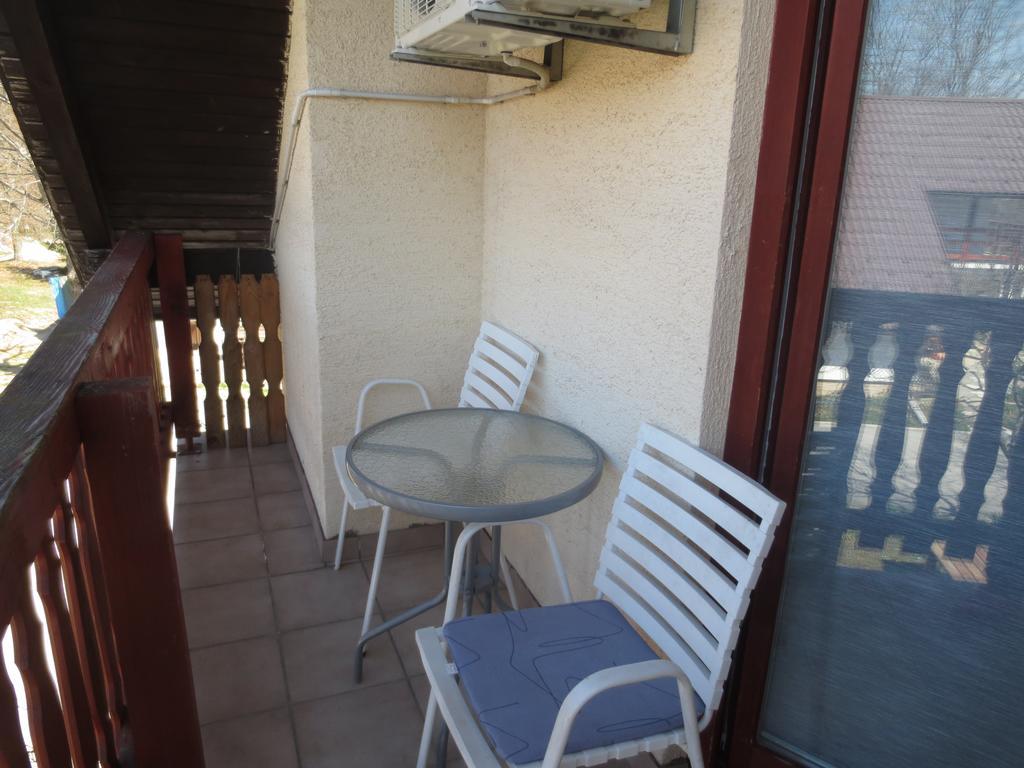 House Katja Hotel Jezerce Room photo