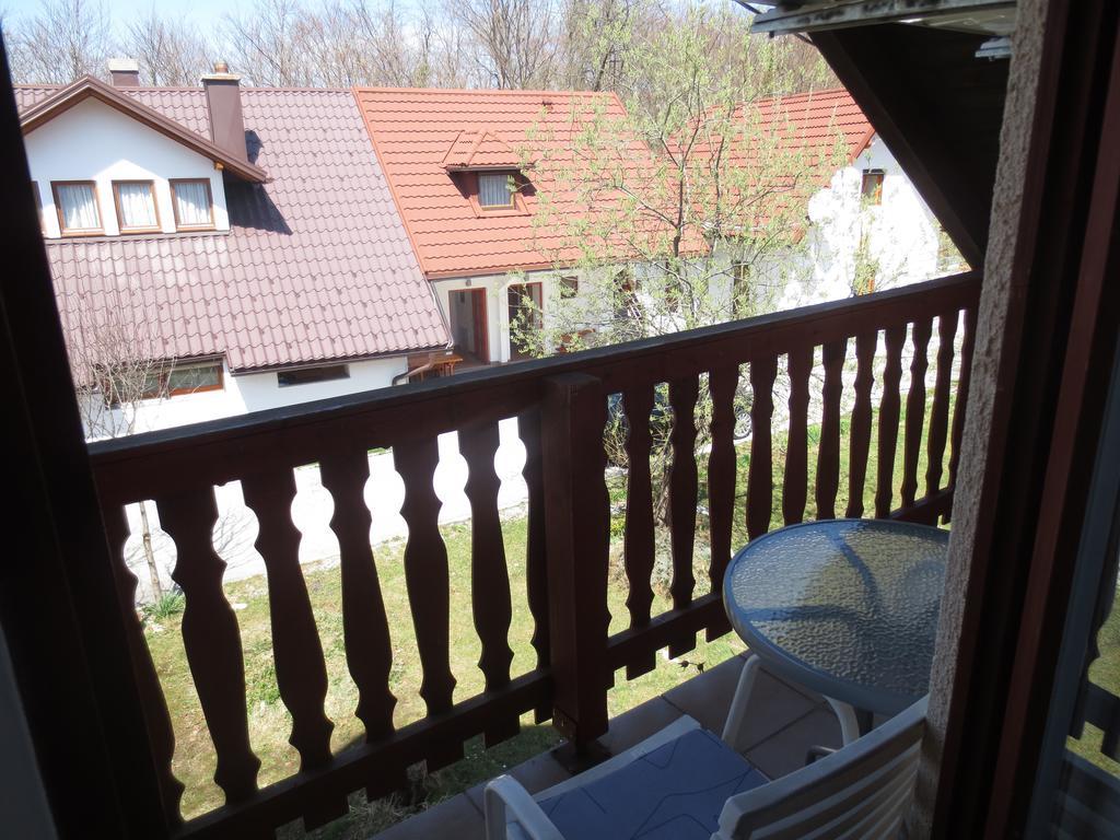 House Katja Hotel Jezerce Room photo