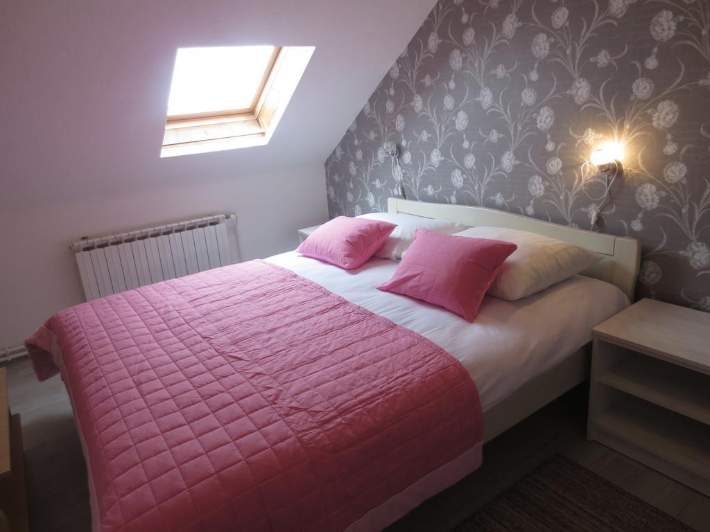 House Katja Hotel Jezerce Room photo