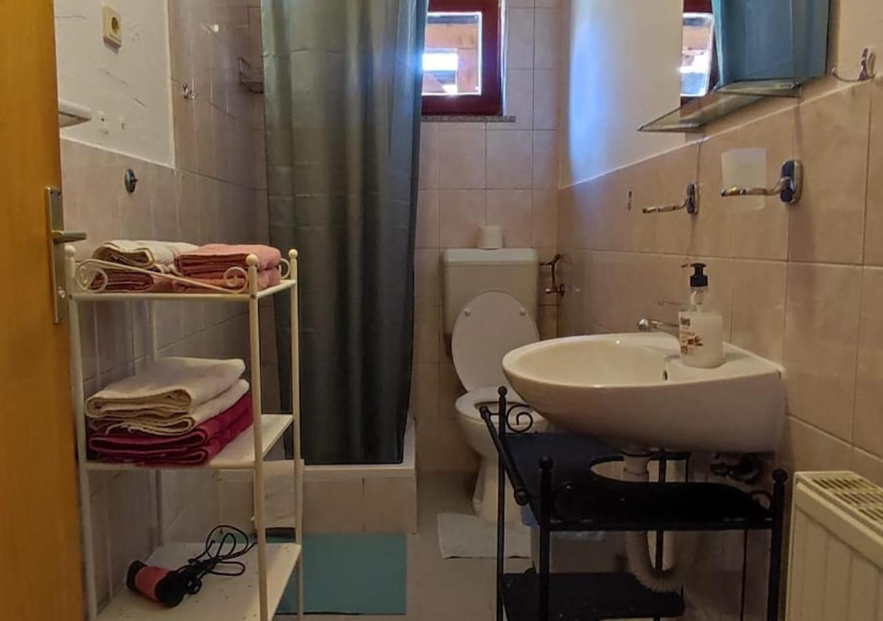 House Katja Hotel Jezerce Room photo